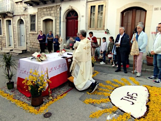 Benedizione in Via Incoronata