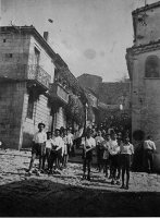 Processione in Via S. Marco (ragazzi dell'Azione Cattolica ?)