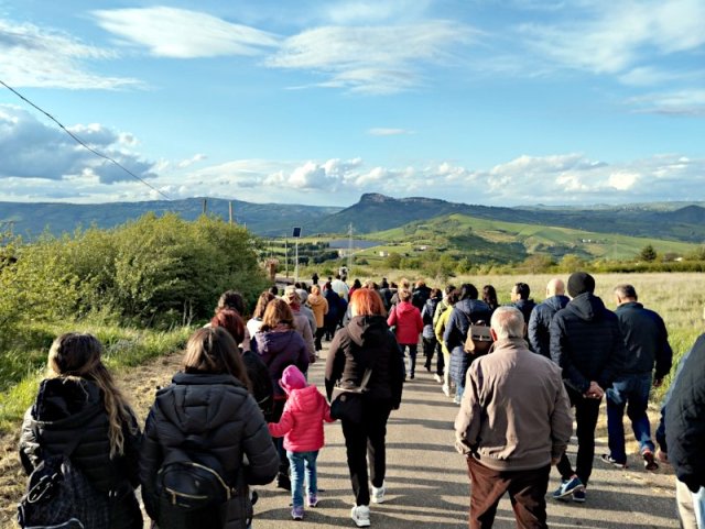 La processione verso l'Incoronata