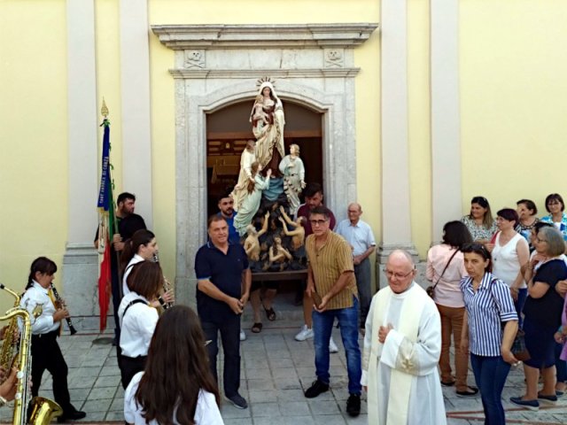 Uscita dalla Chiesa del Purgatorio