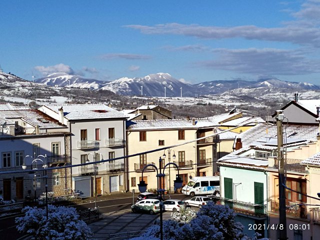 L'ultima (?) neve di primavera su Sant'Andrea e ... sui monti del Cervialto