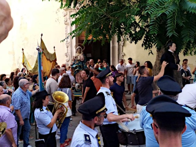 Uscita della statua dell'Immacolata per la processione