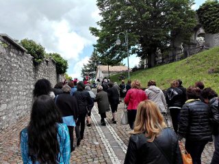 La processione dell'Ascensione vicino al Convento