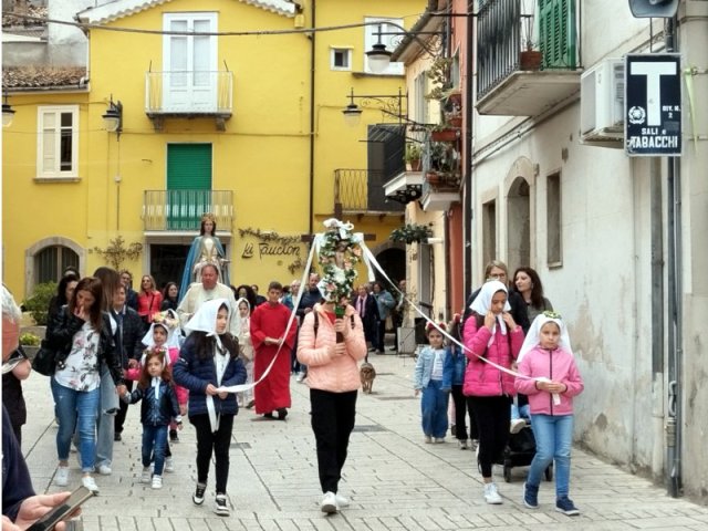 La processione in Piazza Umberto I (1)