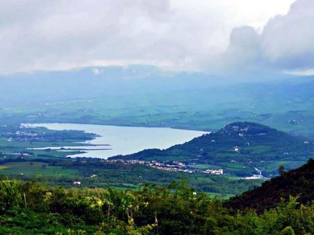 Il lago di Conza dalla Croce dell'Abetina