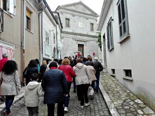 La processione dell'Ascensione verso la Chiesa di San Michele