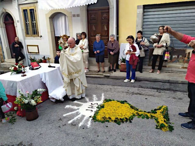 Benedizione in Via Incoronata