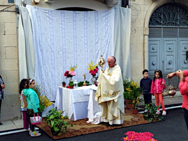 Benedizione in Via Battisti