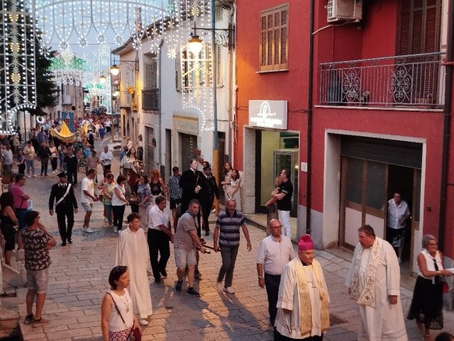 la processione in Via Battisti (1)