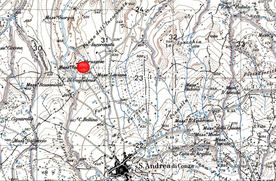 Fig. 1 - Sant'Andrea di Conza (AV), loc. Piano dell'Incoronata. C. Abbruzzese. Il cerchietto in rosso indica il luogo dell'affioramento di materiale antico. Stralcio topografico su IGM, F°. 186 I S.E. Calitri.